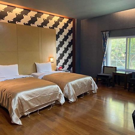 Treasure Island Motel - Fengshan Kaohsiung Zewnętrze zdjęcie