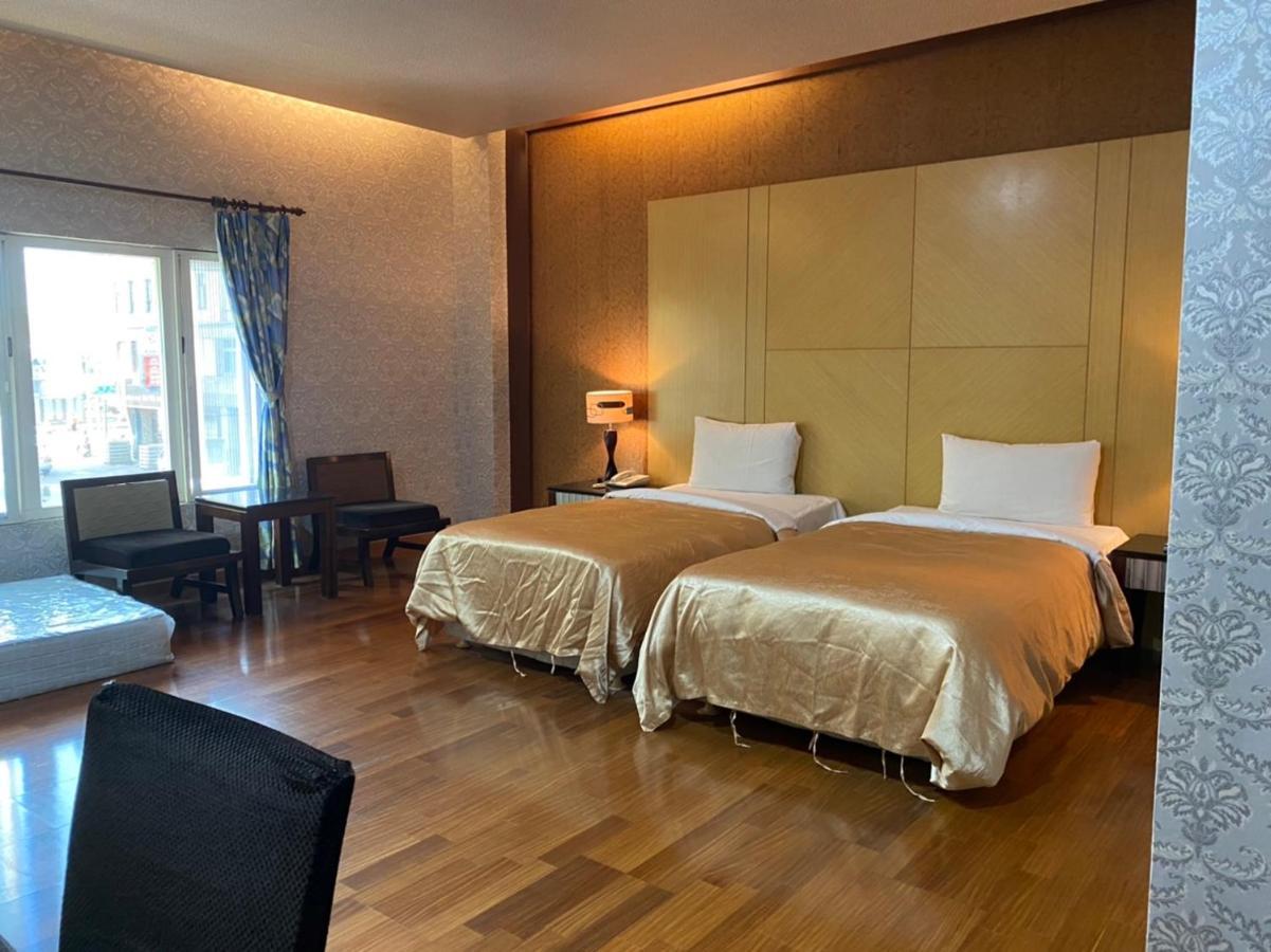 Treasure Island Motel - Fengshan Kaohsiung Zewnętrze zdjęcie