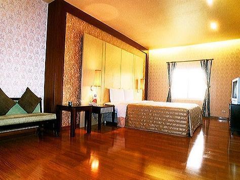 Treasure Island Motel - Fengshan Kaohsiung Zewnętrze zdjęcie