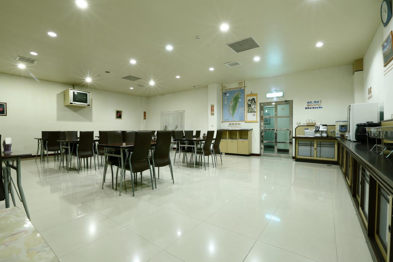 Treasure Island Motel - Fengshan Kaohsiung Zewnętrze zdjęcie