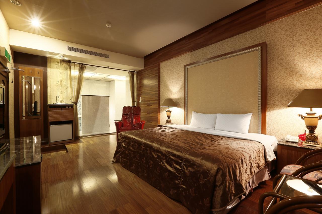 Treasure Island Motel - Fengshan Kaohsiung Zewnętrze zdjęcie
