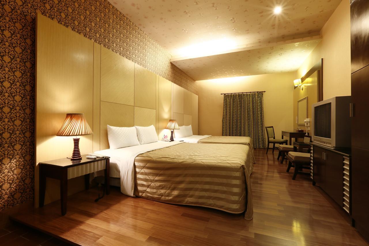 Treasure Island Motel - Fengshan Kaohsiung Zewnętrze zdjęcie