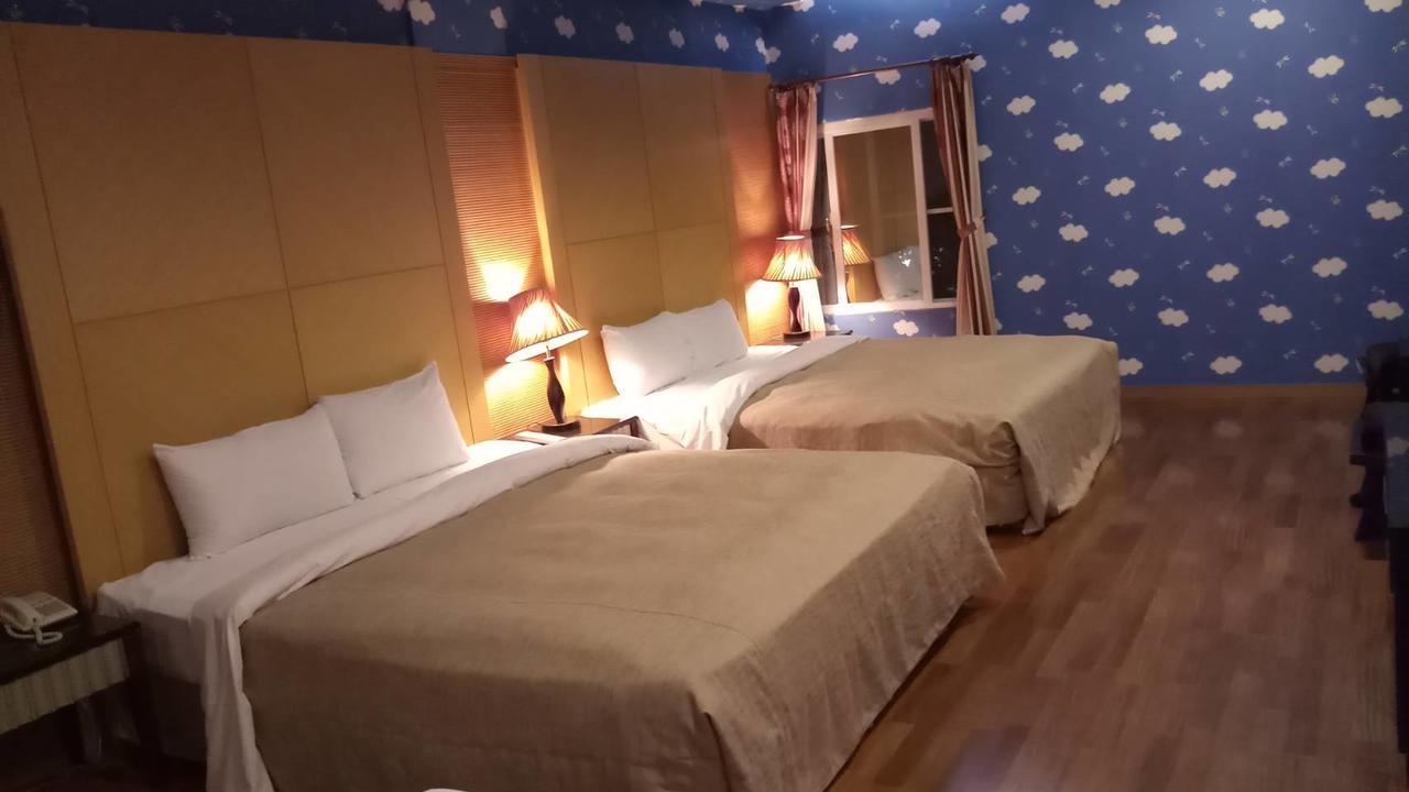 Treasure Island Motel - Fengshan Kaohsiung Zewnętrze zdjęcie